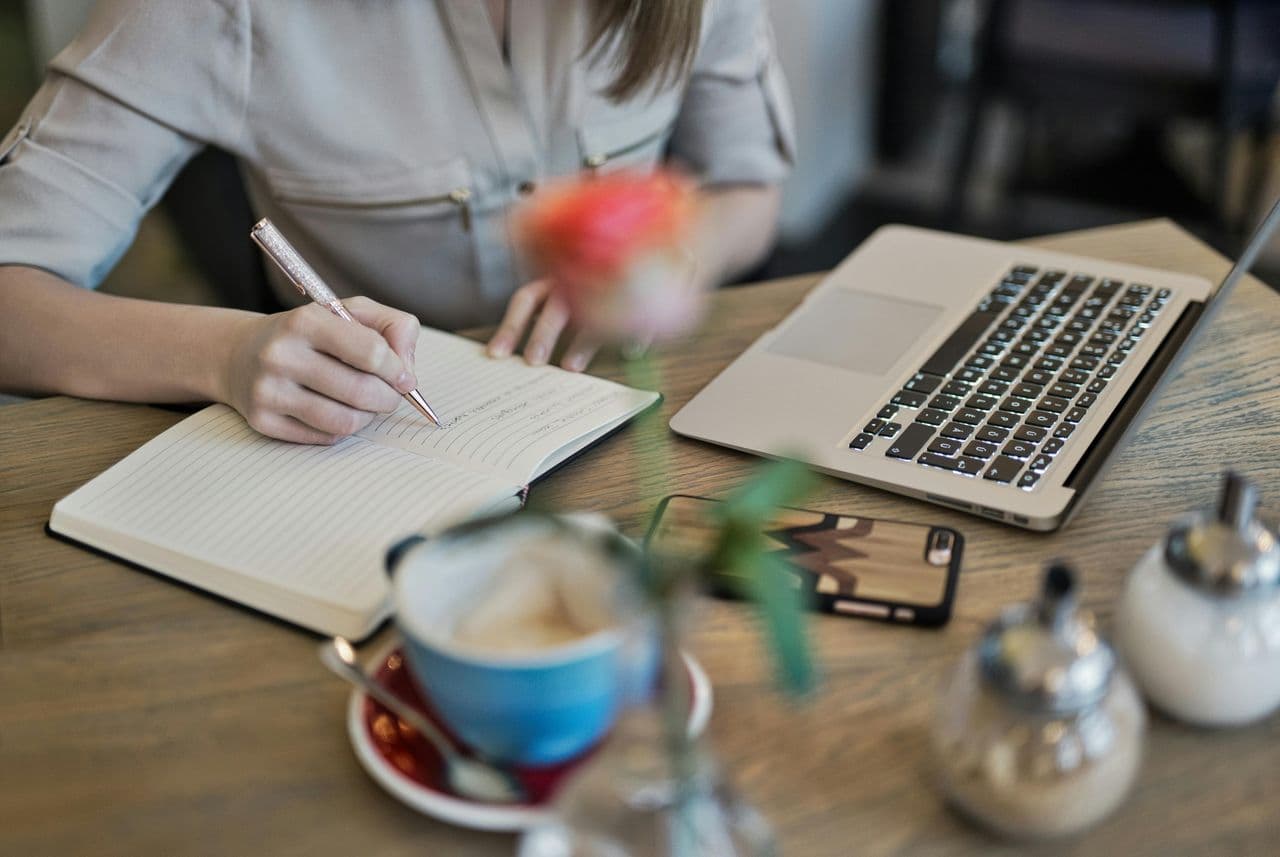 how-to-create-high-performing-b2b-content-fast-hero